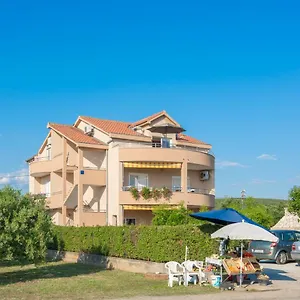 Lotus Apartment Sukošan