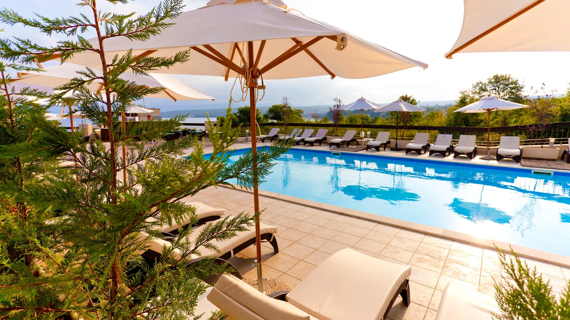 Blue Waves Resort Malinska 4*,  Croatia